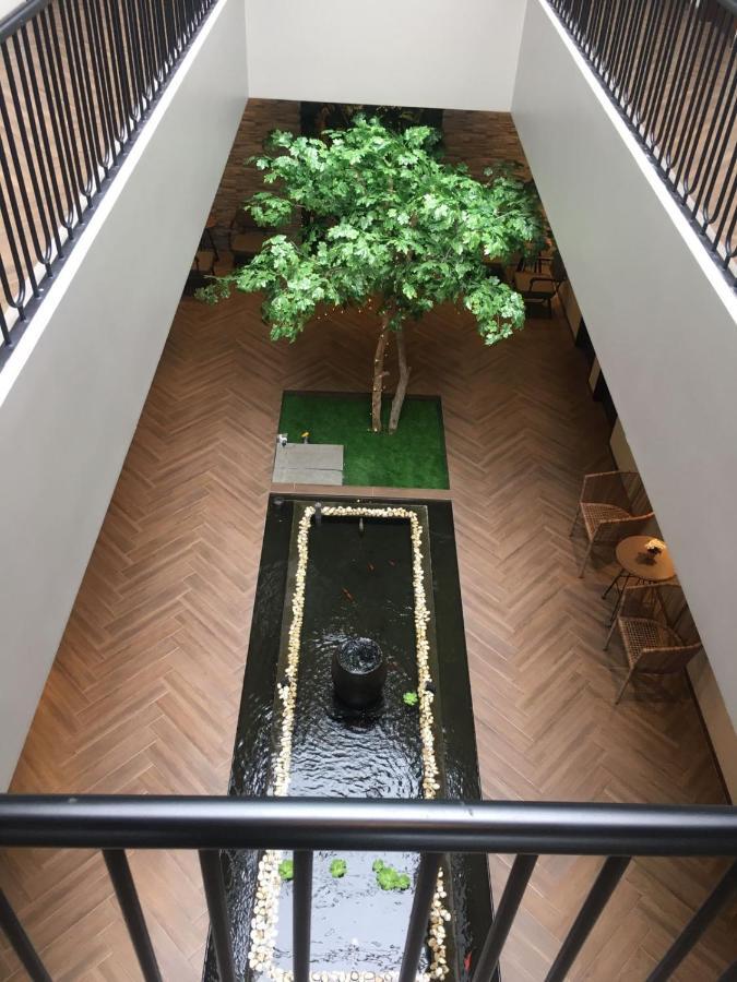 Esma Family Guesthouse Malang Exterior photo